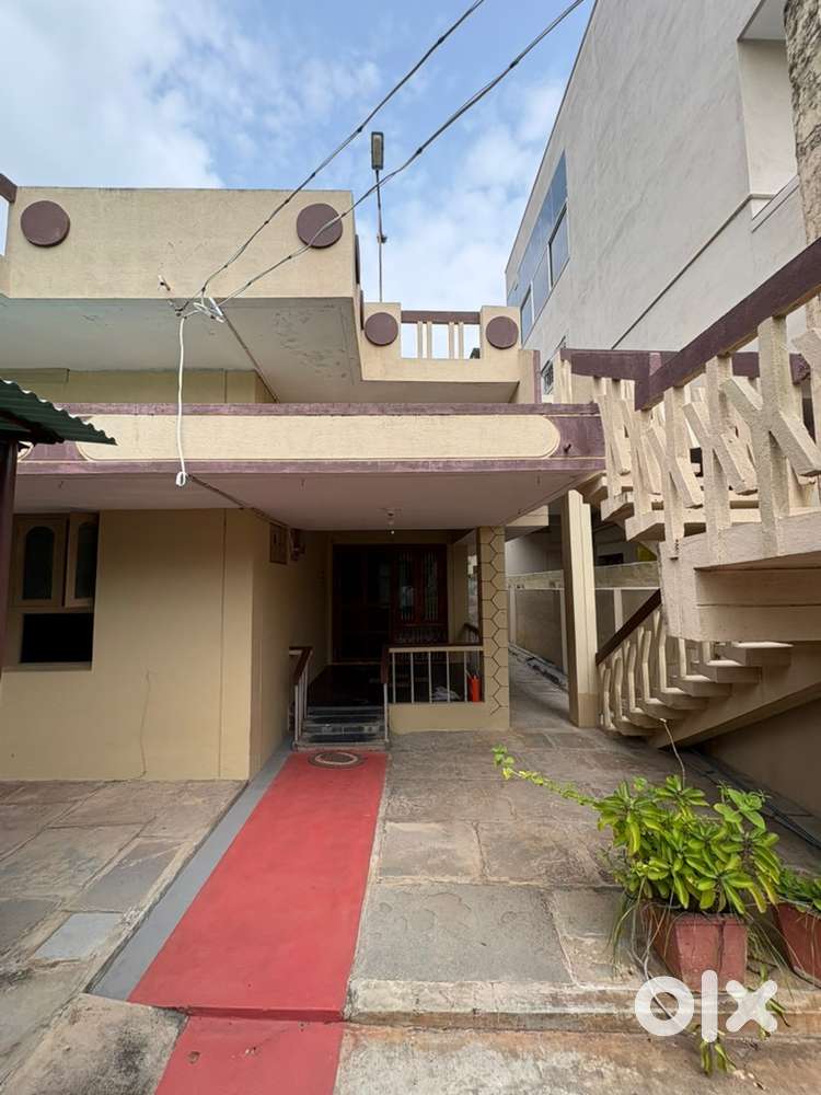 Classic house for sale in prime area suitable to live or high rentals