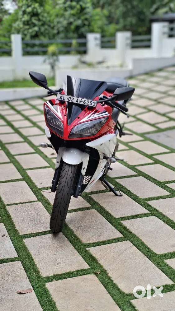 Yamaha R15 V2 (2015)  86,500 KM  ₹48,000 Negotiable