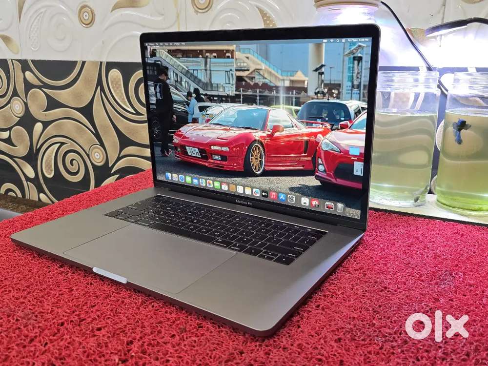 Apple Macbook Pro i7/16/256gb SSD 5.5gb Graphics 15inch Retina Display