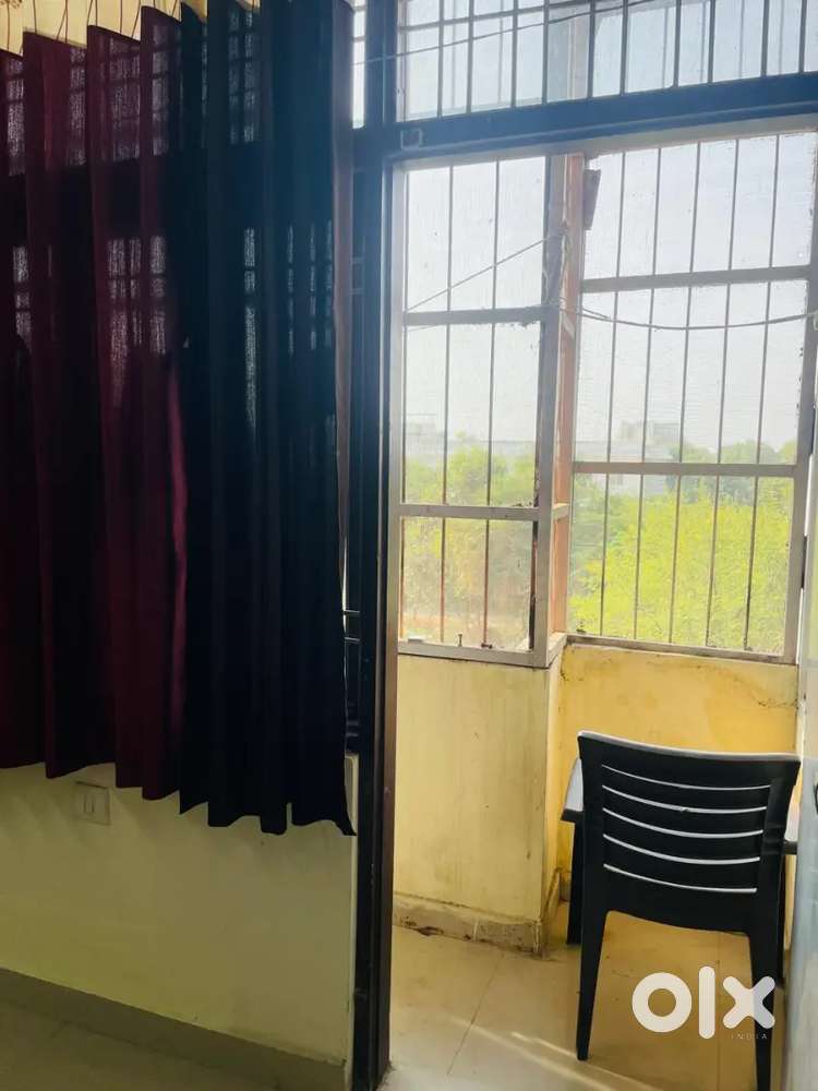 Independent sharing flat available 1 room 1 bathroom  sharing kitchen