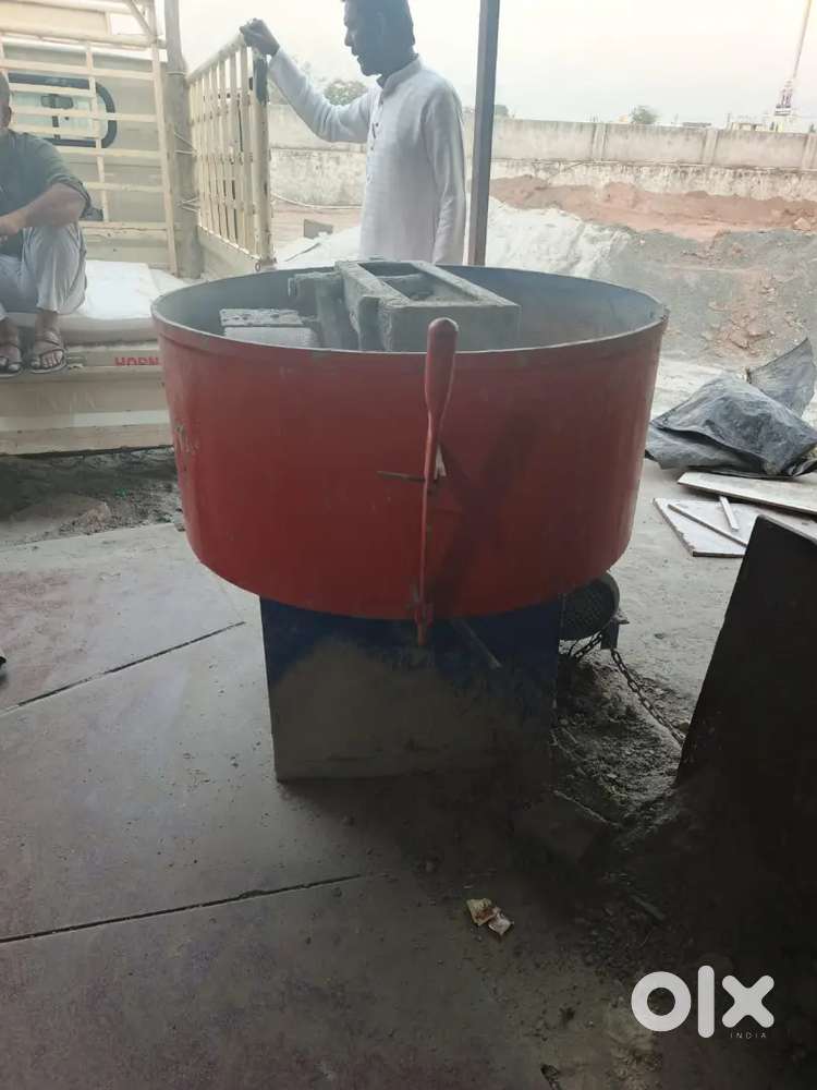 Cement mixer machine and motor