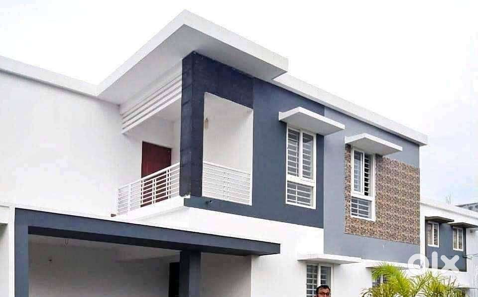 close to Sree Vadakkumnathan temple/ 4bhk/2000sqft House for sale