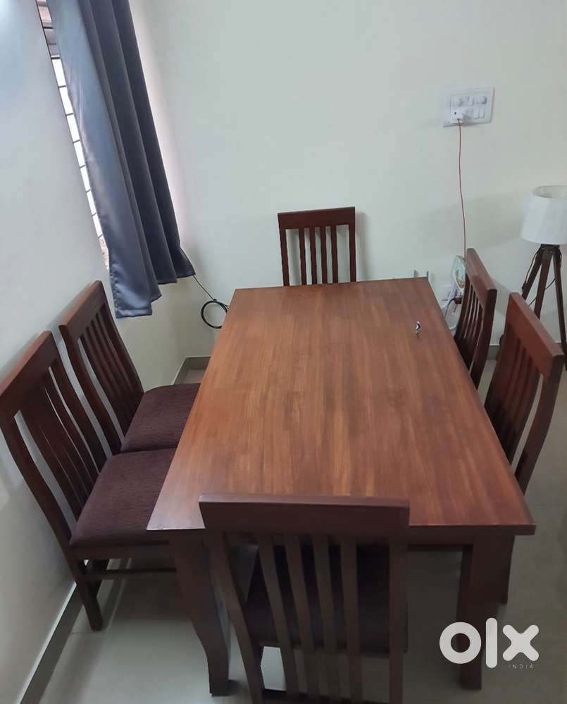 6 seater Dining Table