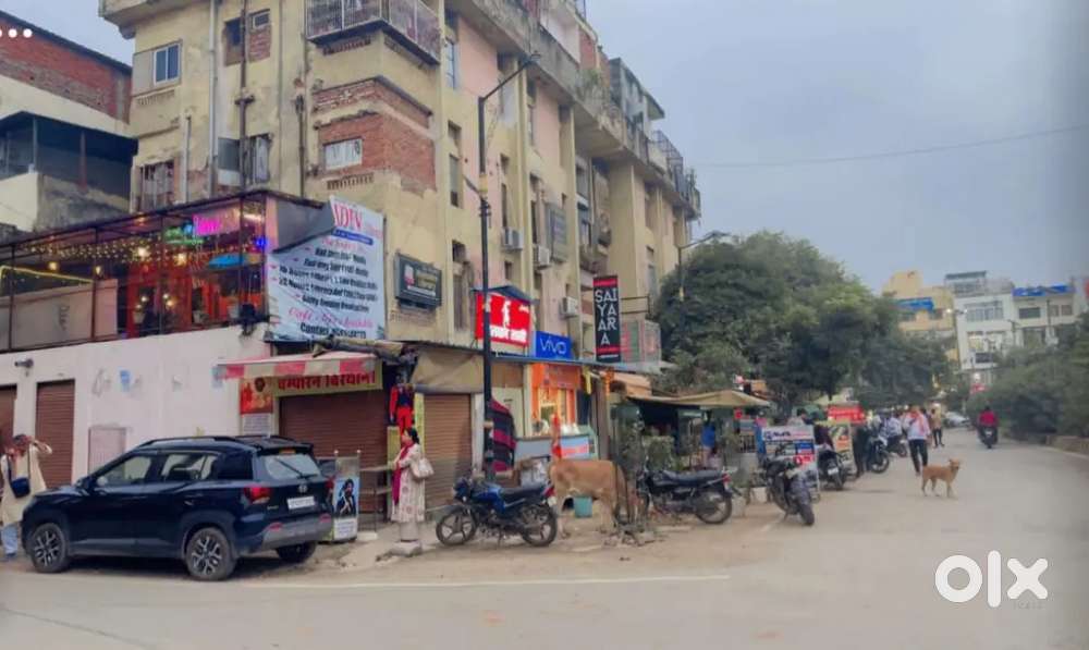 Running cafe Durga kund jrs k just samne