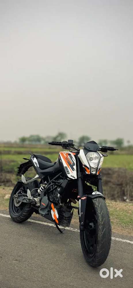 Bike ek no hai koi problem nahi hai lena hai or chalana hai