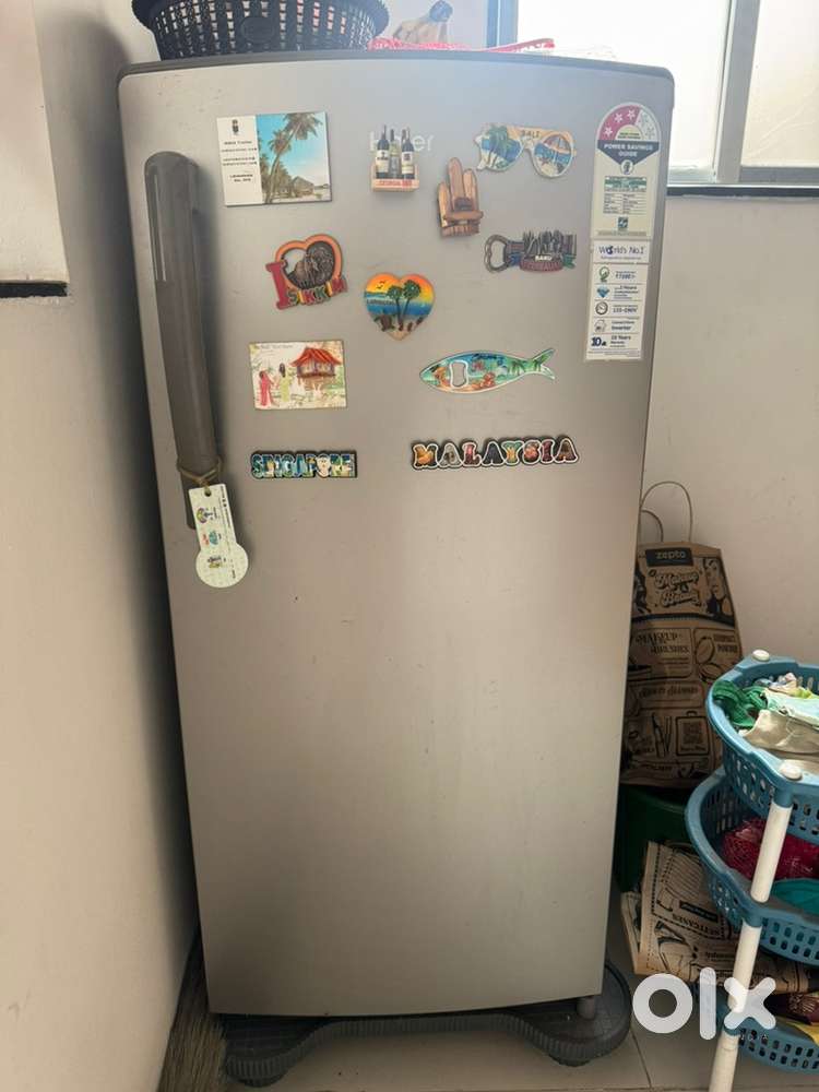 Move out sale - Fridge and Cooler ( pick up available - oct end)