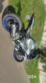 R15 v 4 best condition and paper all ok with 3 year insurance