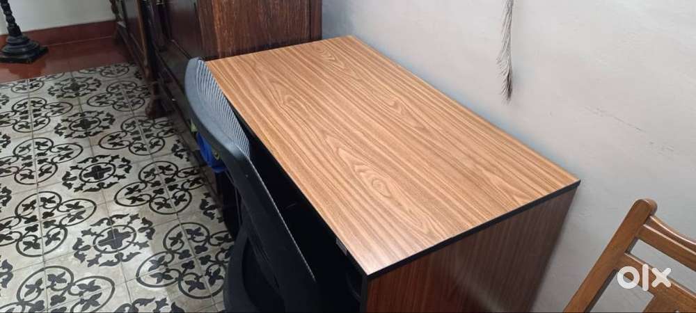 Featherlite brand Computer Table and Revolving Chair, recently bought