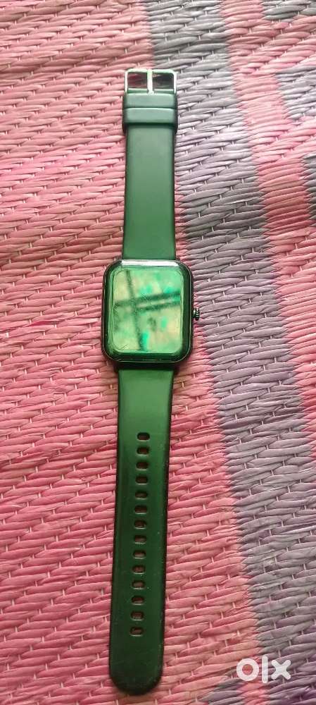 smart watch brand and I give the charger and box with smartwatch