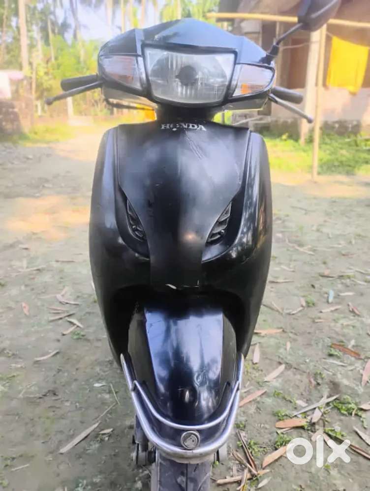 Honda Activa 3G125 32k KM running Single owner Brand new condition DM