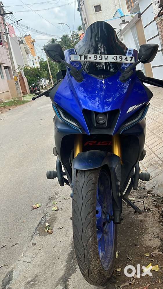 R15 v4 … Like a new bike…Mint condition