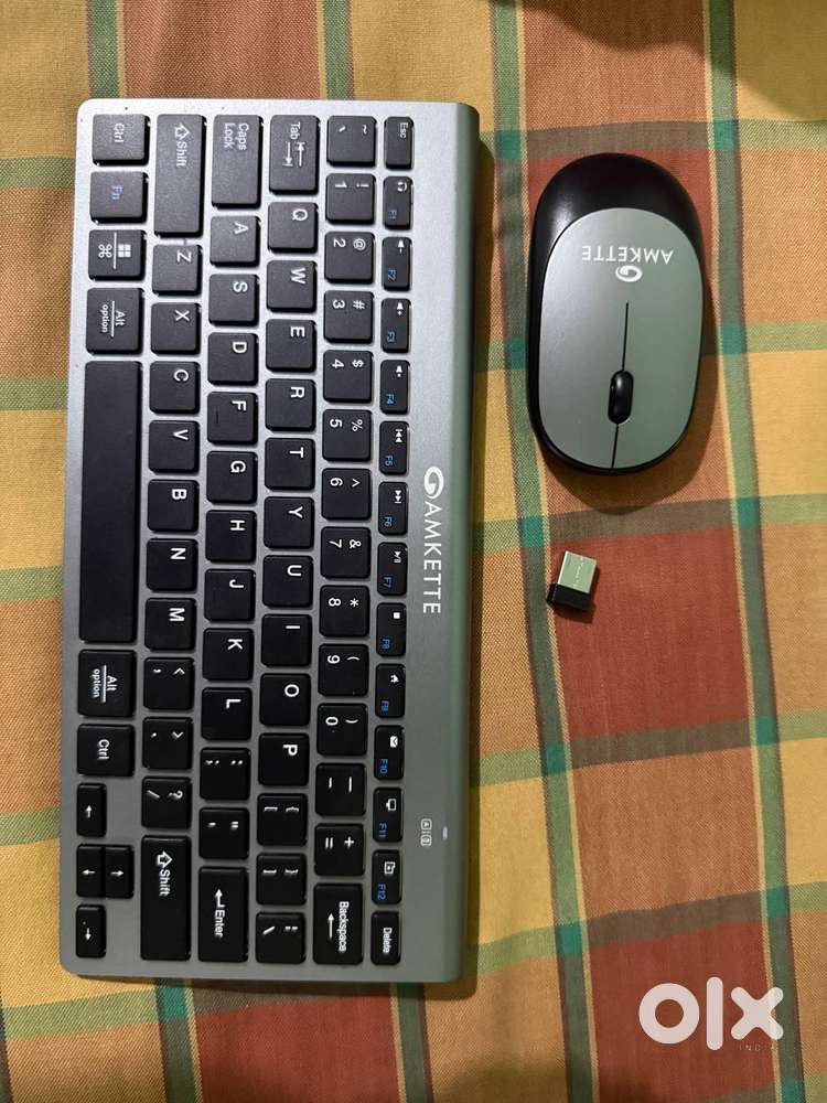 Amkette Wi-Key Mini Wireless Keyboard and Mouse Combo