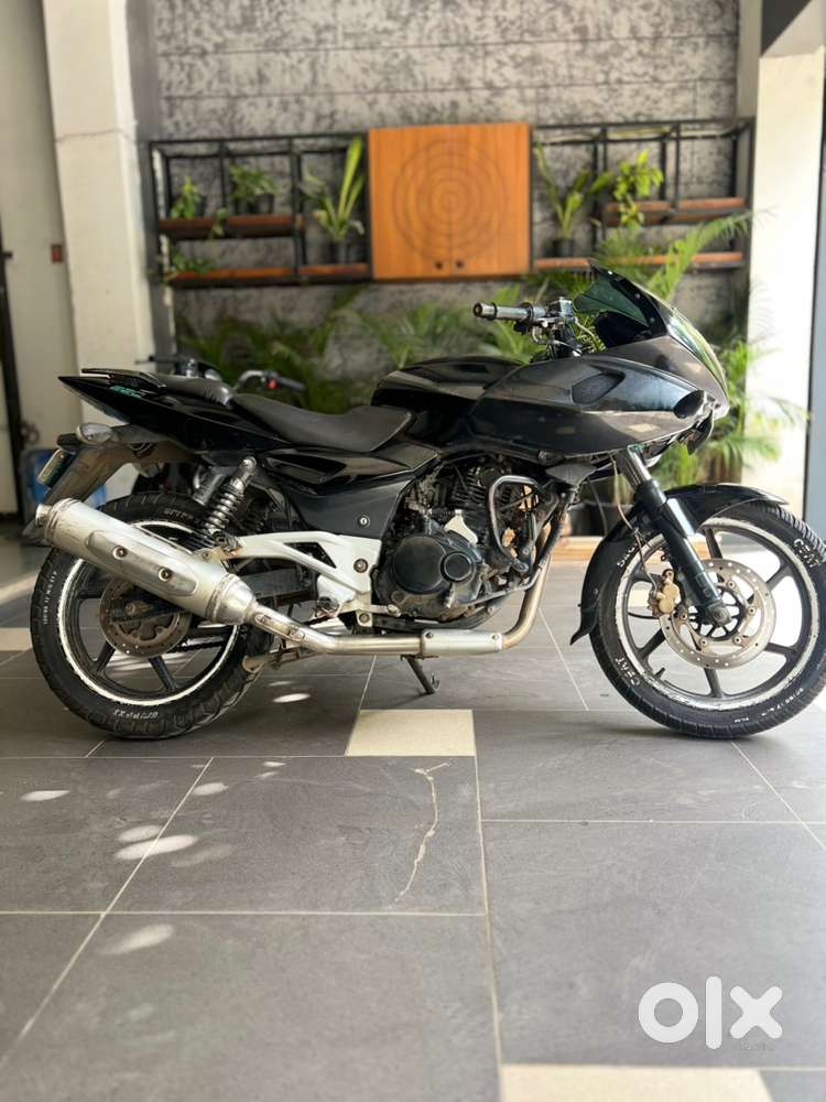 Pulsar 220 F