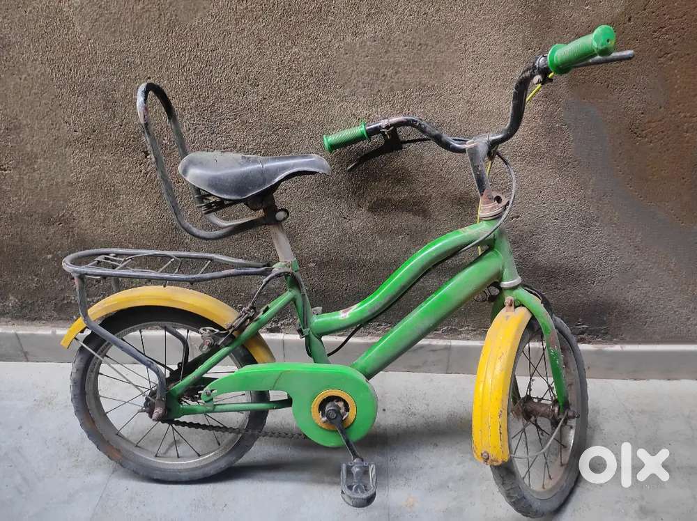 Children’s Green Bicycle (Used) – Good Condition