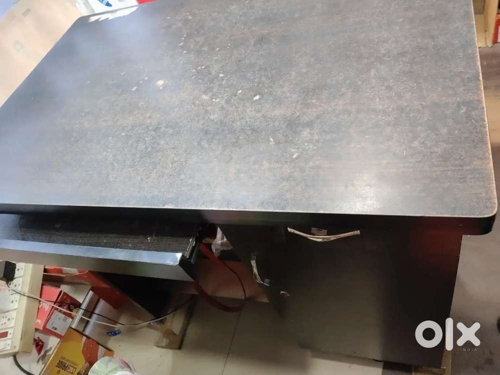 Computer tablet/ Cash table