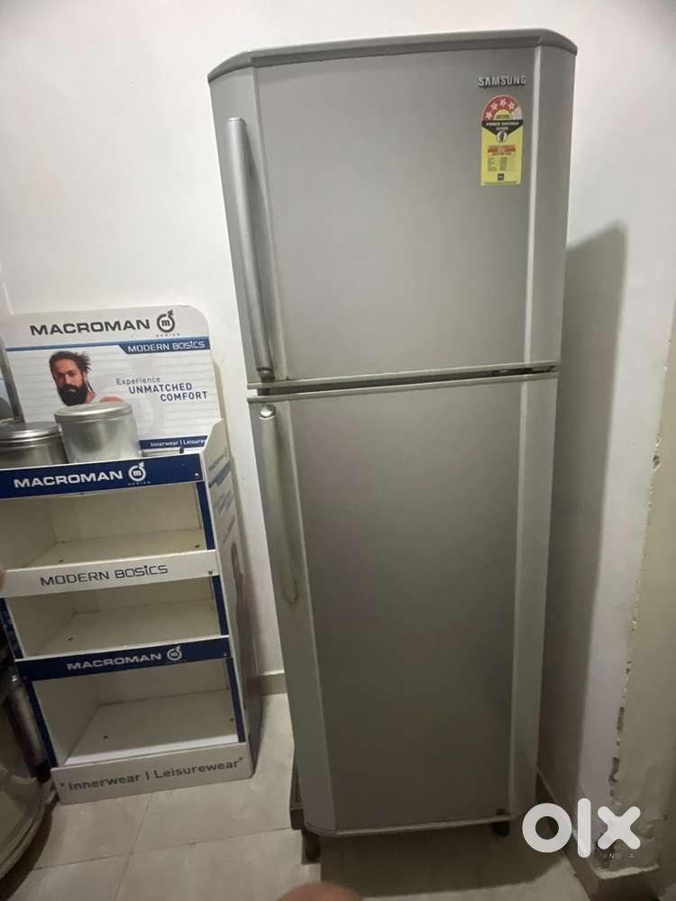 Double door samsung refrigerator 270 liter