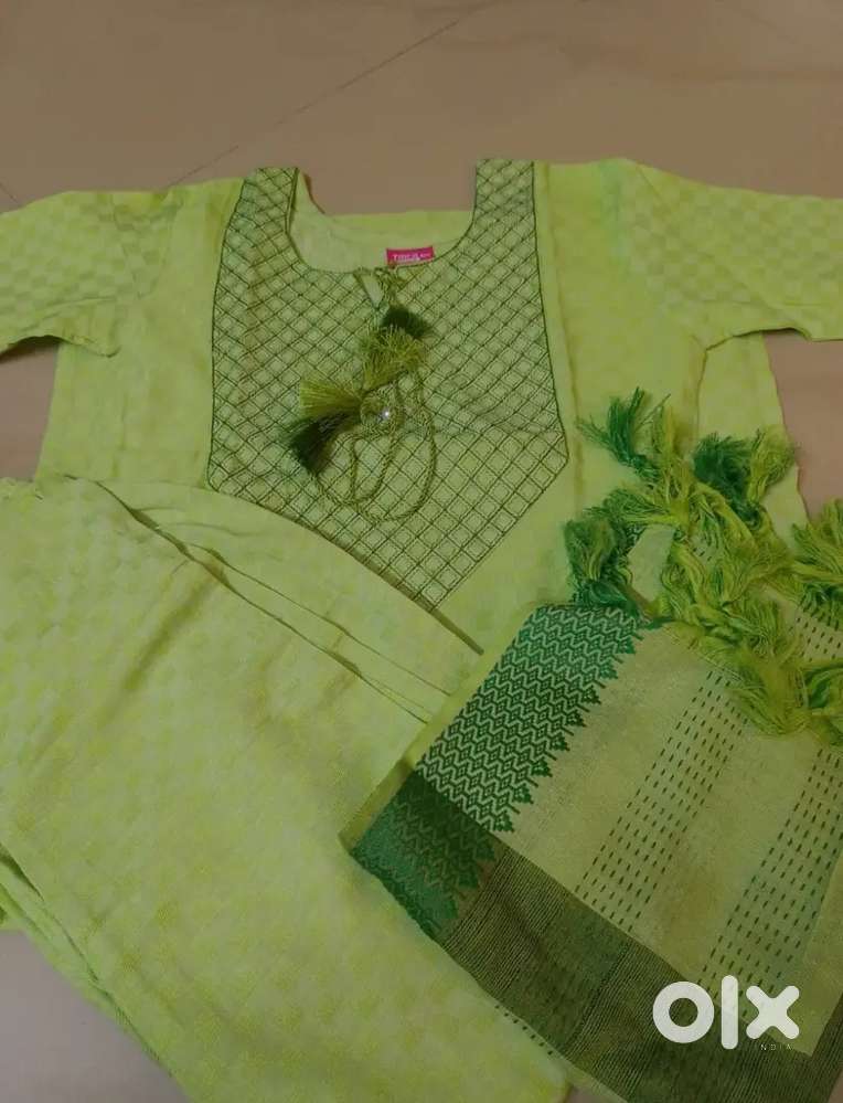 Family &single vekancy clothing brand shop