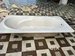 Bath tub for washroom