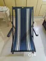Foldable easy chair wooden - mint condition