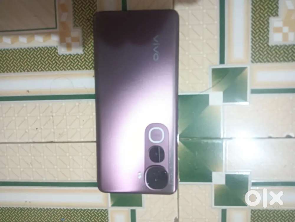 Vivo y400 8 gb 128.  Bill copy . original charger also