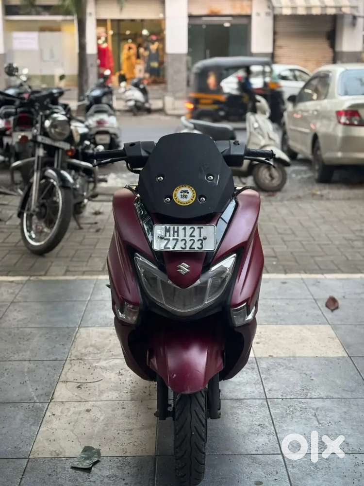 I Have to sell Suzuki Burgman 2022 model ( Dicsk) 18000kmrn 78500rs
