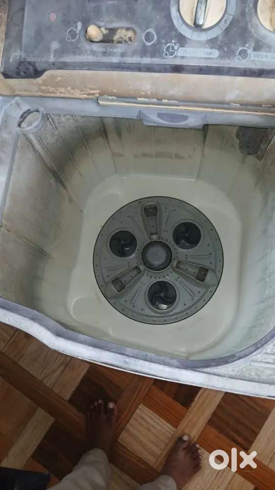 Second hand LG washing machine semi automatic