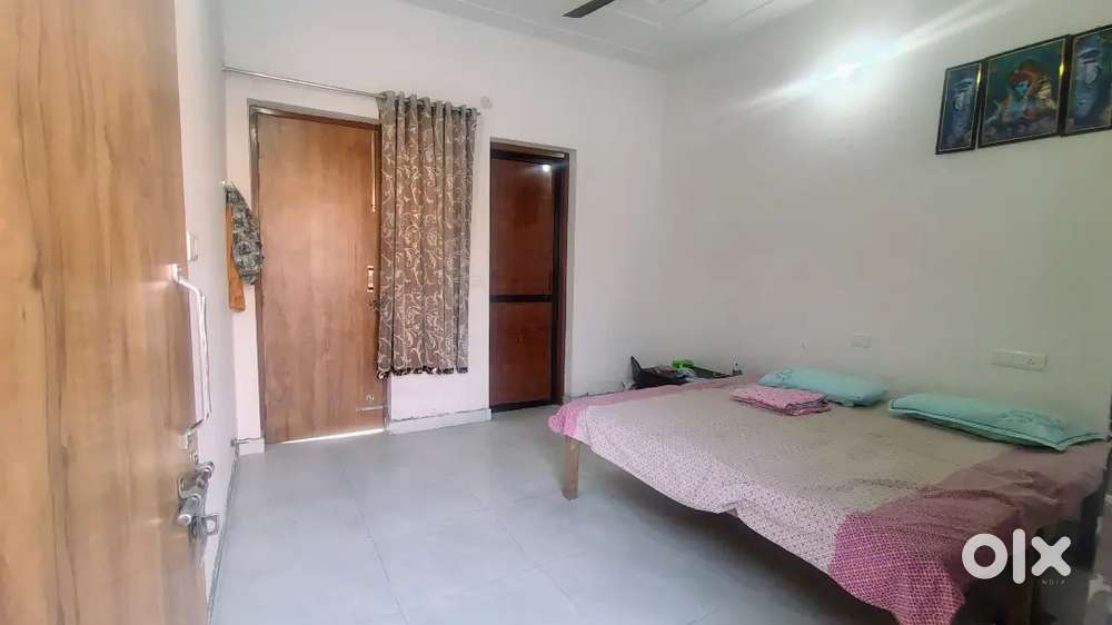 Rent a Room with attached bathroom & balcony and also with a kitchen.