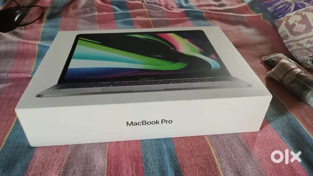 MacBook pro 13 inch display with M1 chip