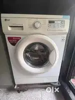 LG 6 kg front load washing machine