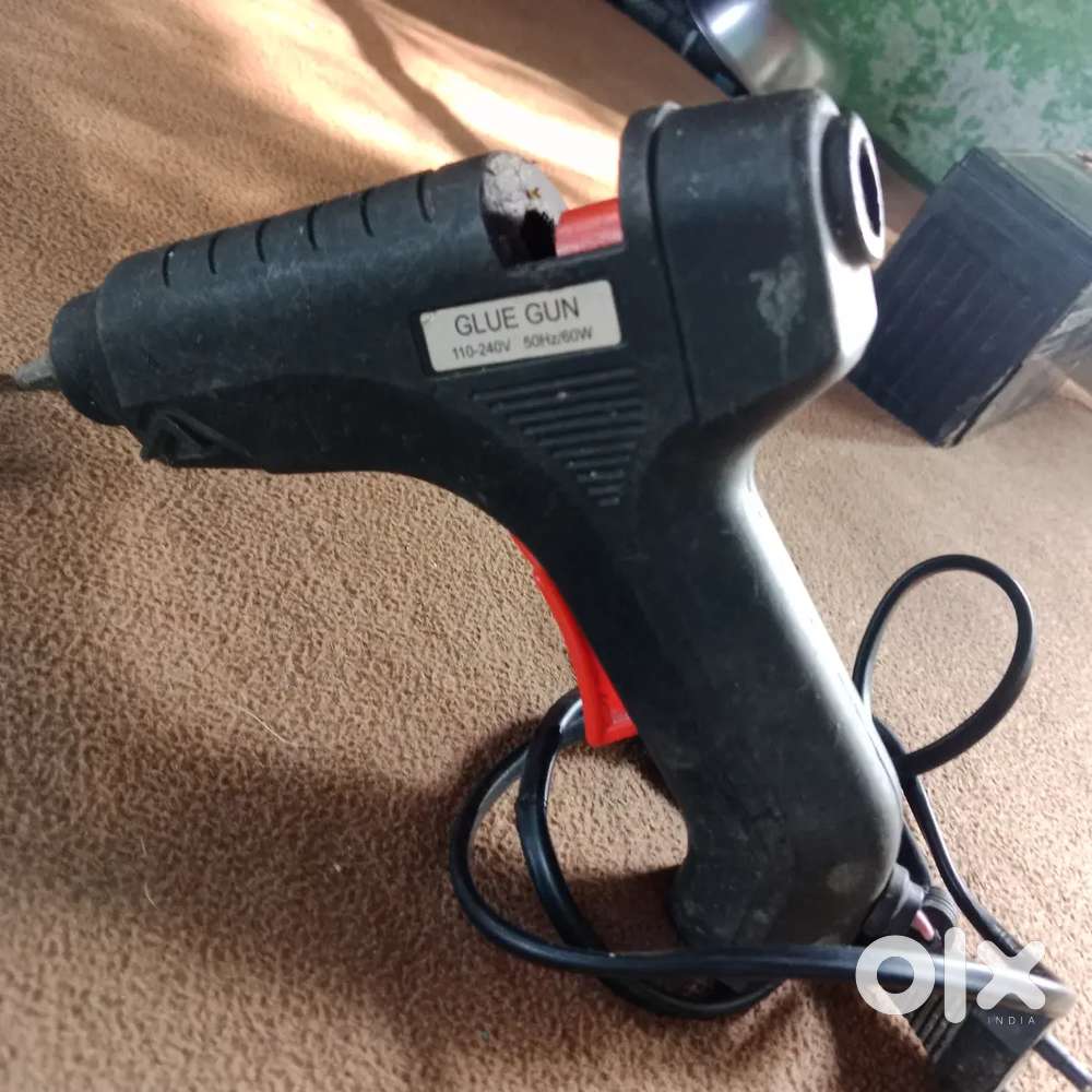 Glue gun is good condition