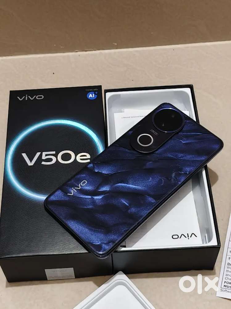 Vivo V50E 5G 8 ram 128 exchange available 7 month warranty