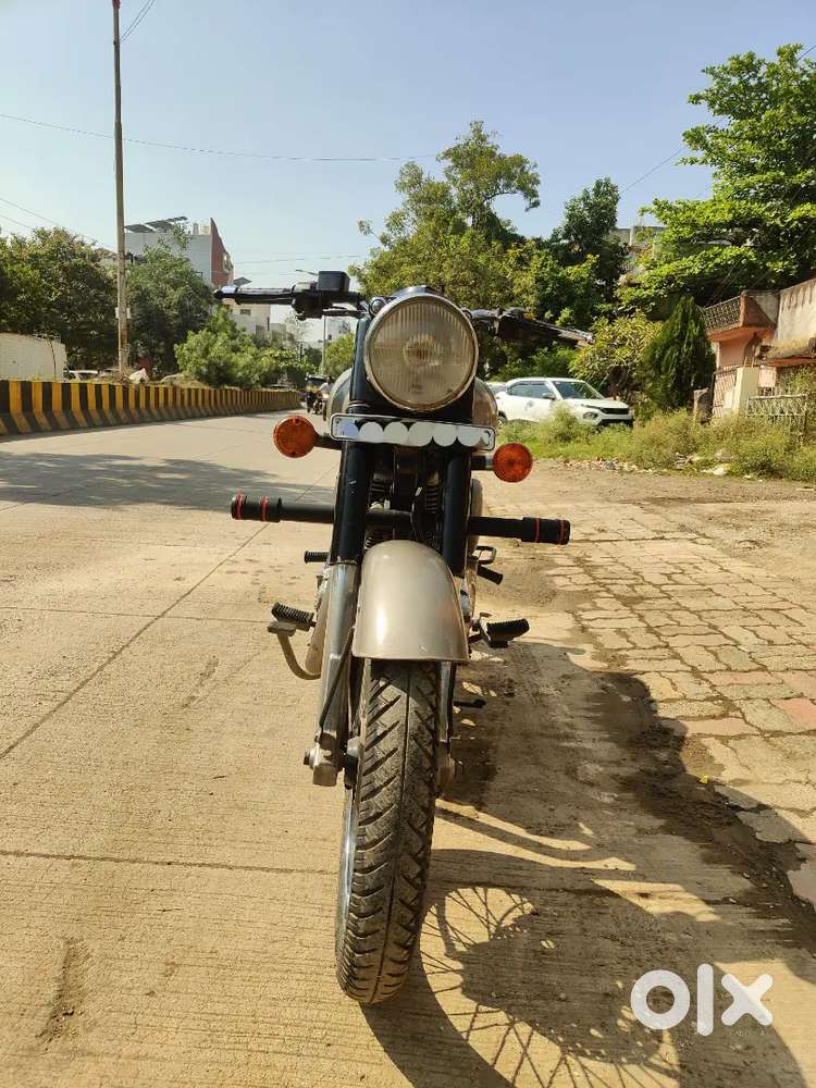 1) New battery 2 ) recently service done  showroom condition