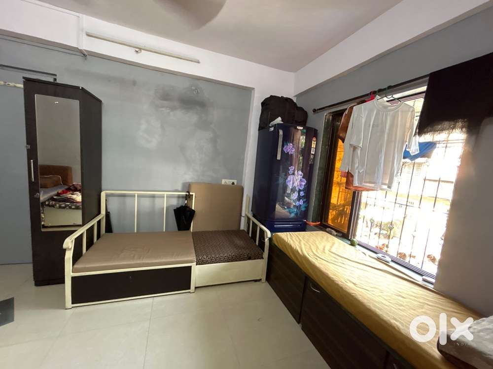 1 pg member chahiye male hall me 1 bhk In  Versova  Jetty