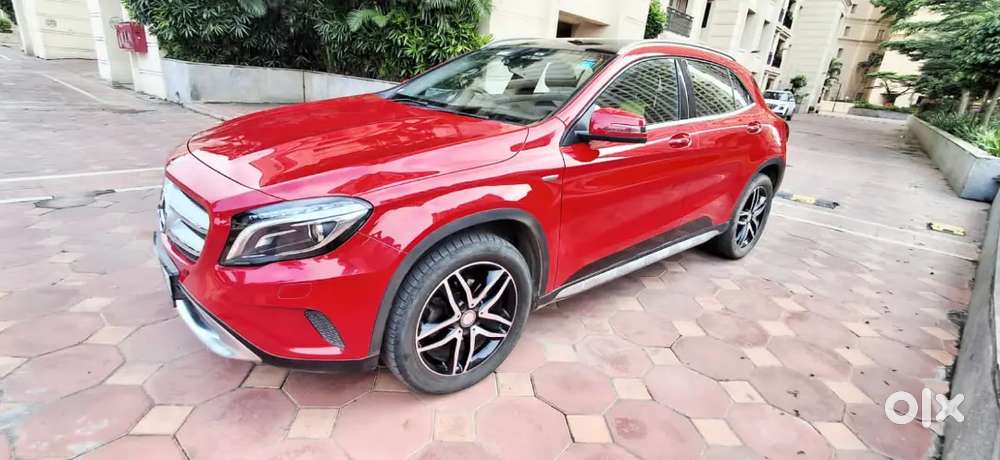Benz GLA200d RED