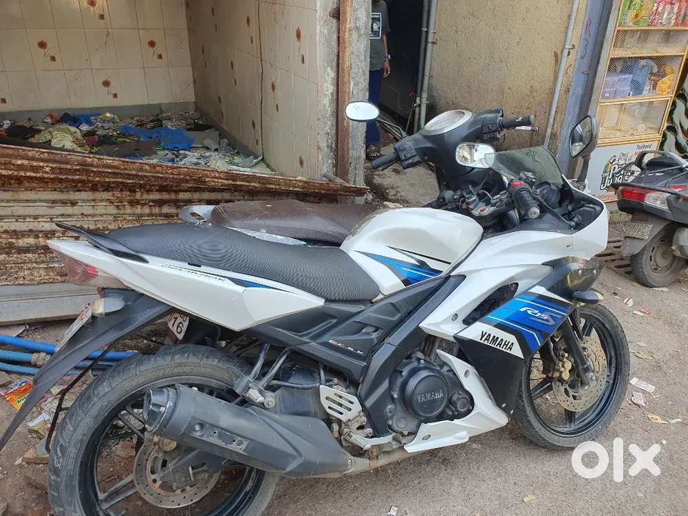 Yamaha r15s blue white colour