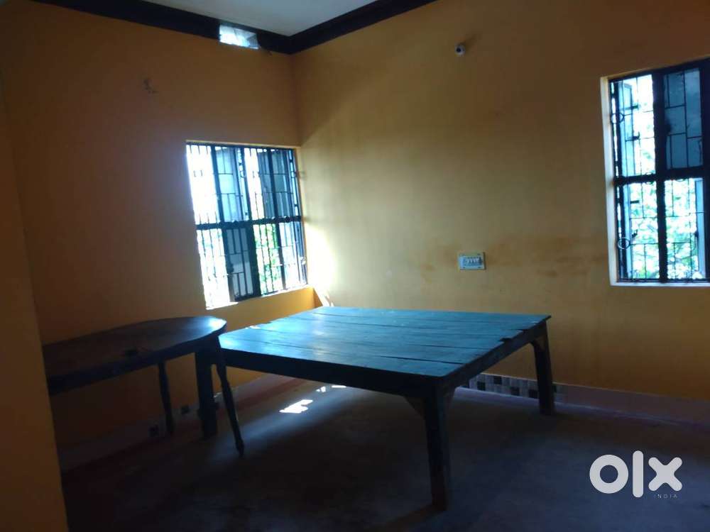 एक बेडरूम अटैच टॉयलेट/बाथरूम के साथ,02nd floor