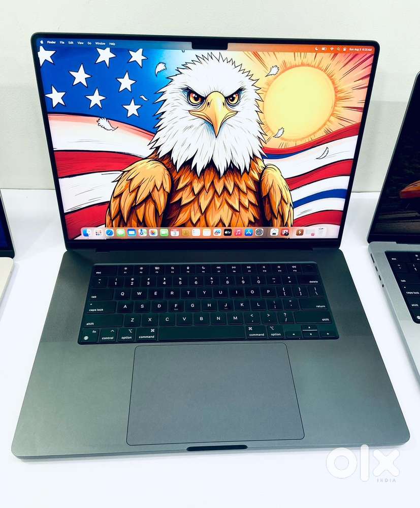 ( Mac huB ) - Apple MacBook pro 16inch m3 pro chip - 18 GB Ram/512 GB.
