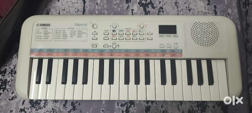 Yamaha PSS-E30 Remie 37Keys portable keyboard