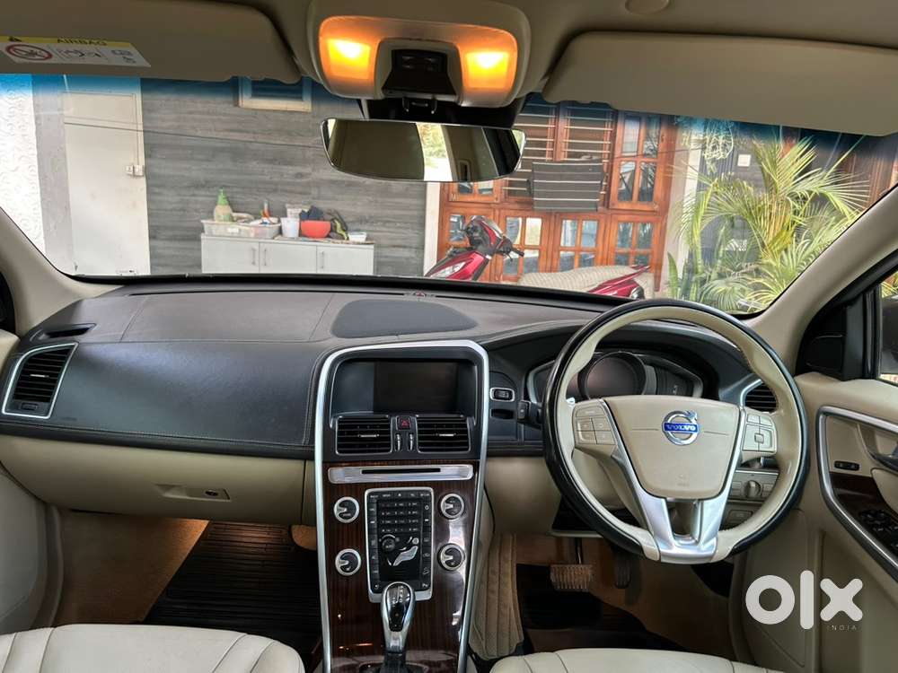 Volvo XC60- Top end model with showroom History