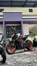 3rd ownership 
Full showroom service
Not accident history
