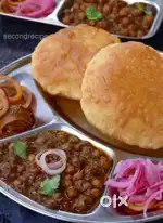 Ek ladka ya ladki chaiye jisko chole bhature or Naan bnani aati ho
