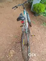 Cycle Hercules second model back tyre puncher