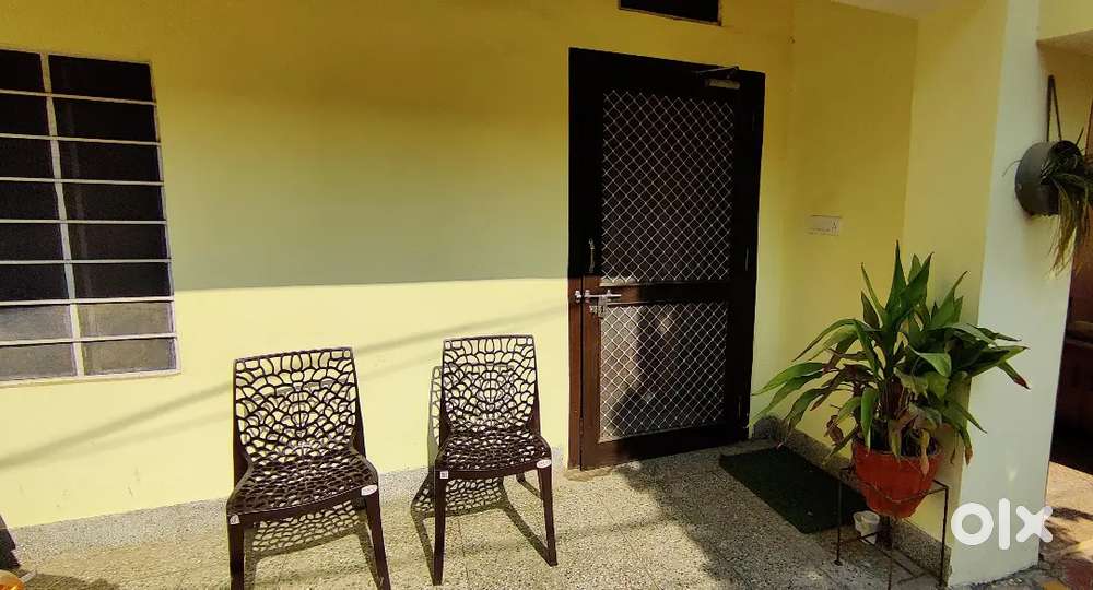 1 BHK with attached bathroom (Only for students/individuals)