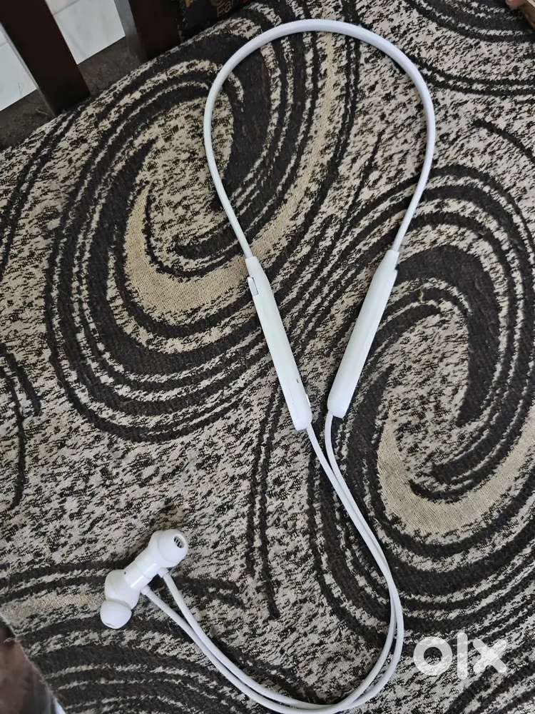 CMF Neck Band Pro 1800 just 1 month old White