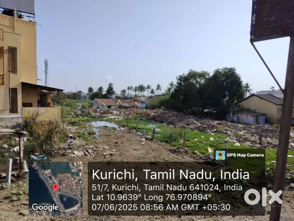 Ukkadam valluvar selai opposite on road face