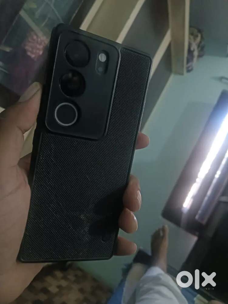 V29 8 128 with dabba charger