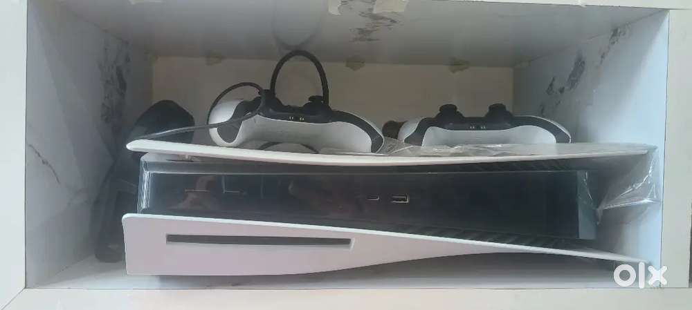 Playstation 5 with 3 Games and Extra controller