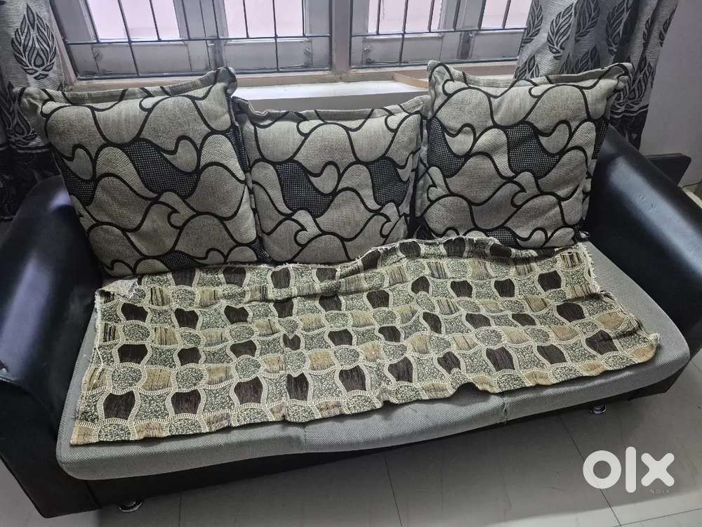 A 3×2×2 sofa set
