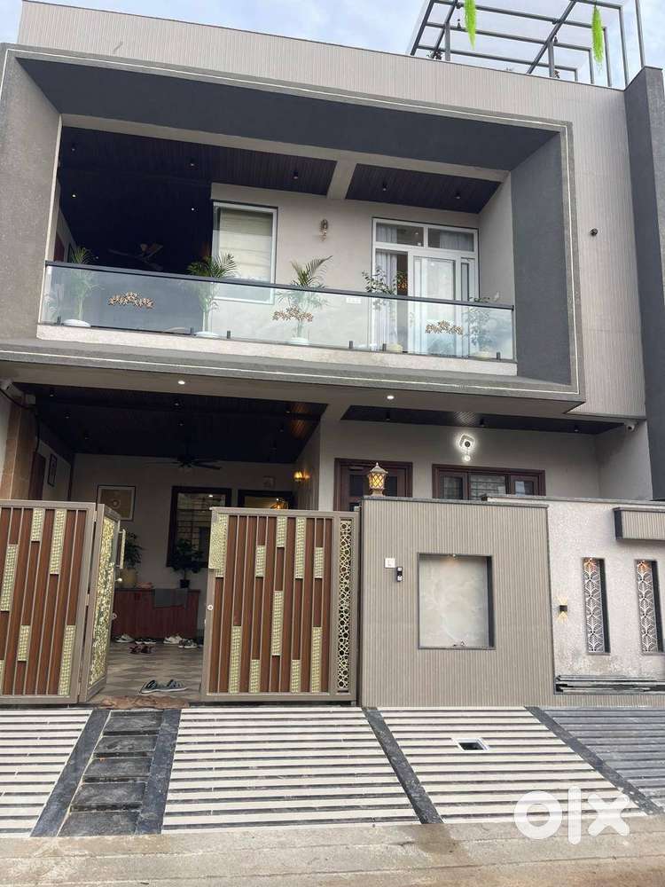 6 BHK luxury Villa(KOTHI) for sale in vardhman nagar, 200 ft by pass.