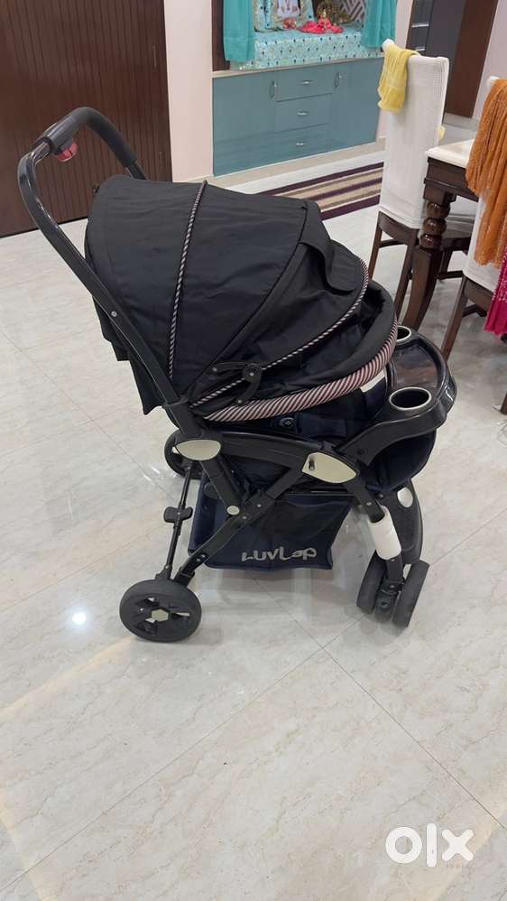 Luvlap baby stroller/ pram in excellent condition